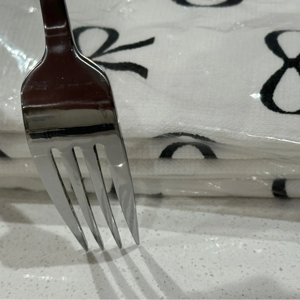 Rachel Zoe BOW Kitchen Towels - Picture 4 of 7